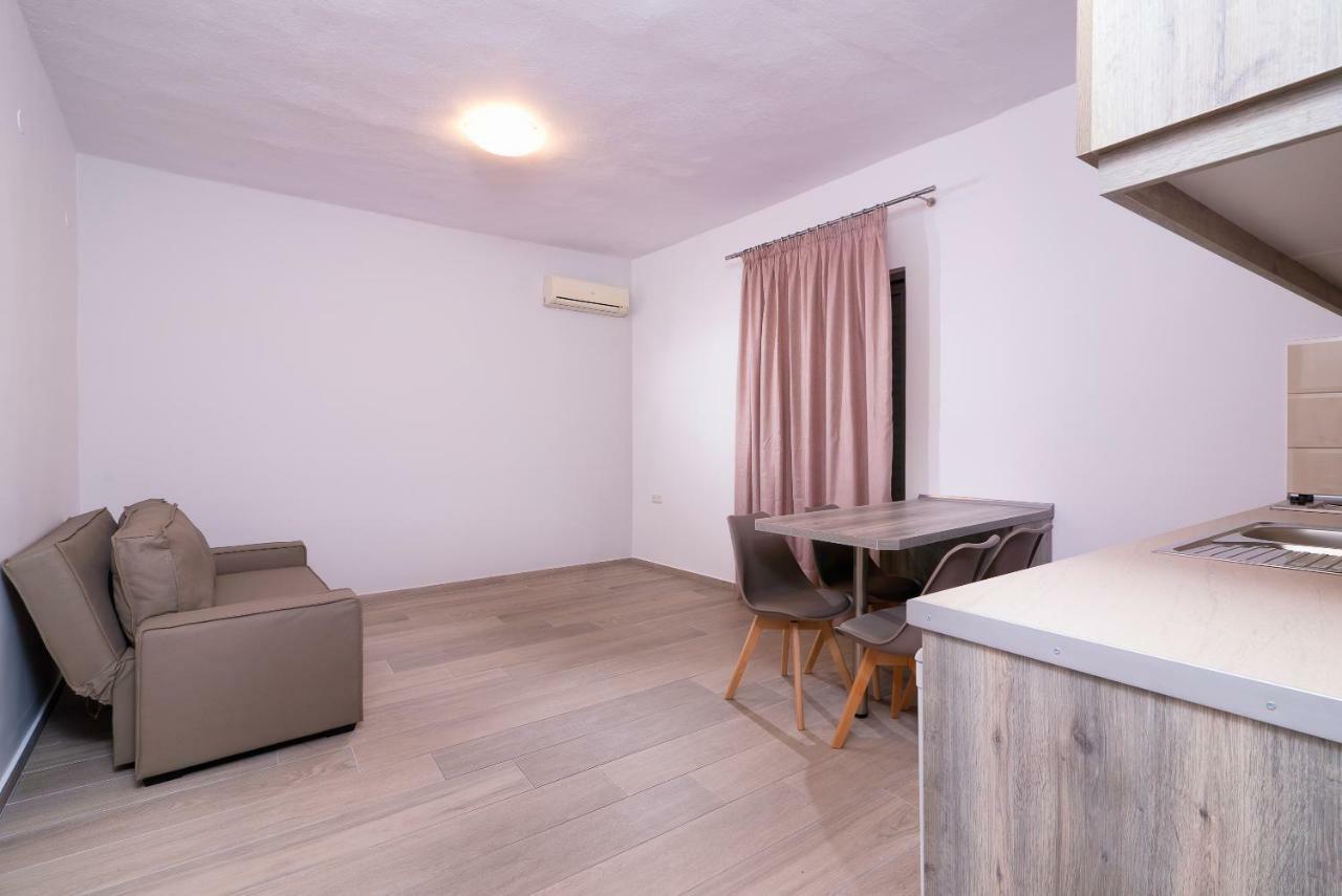 Kentrikon Rooms III & Mint House Limenaria  Exterior photo